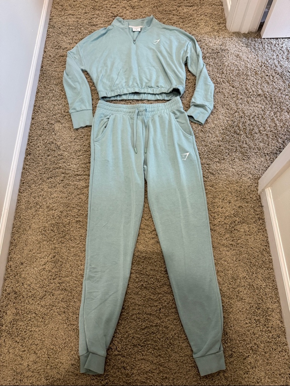 Gymshark Mint Green Cropped Half-Zip Sweatshirt & Joggers